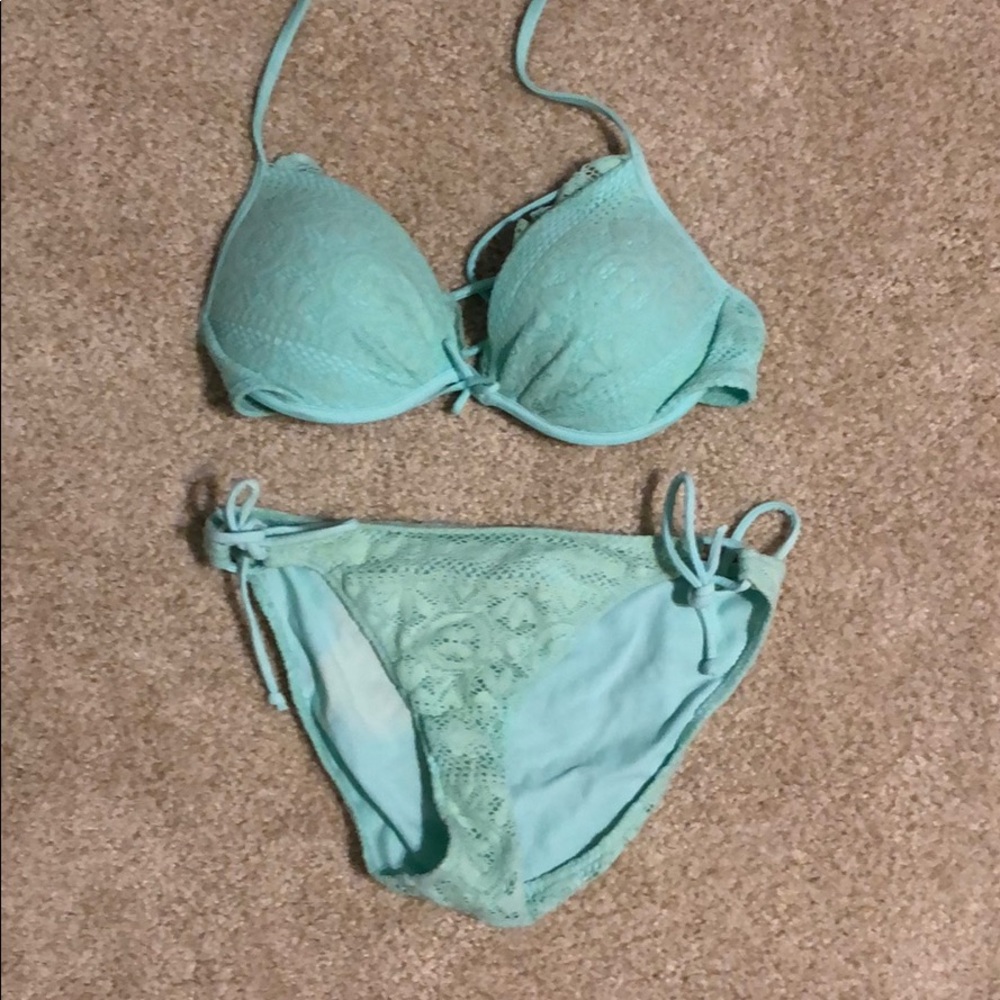 Victoria’s Secret Bikini Set